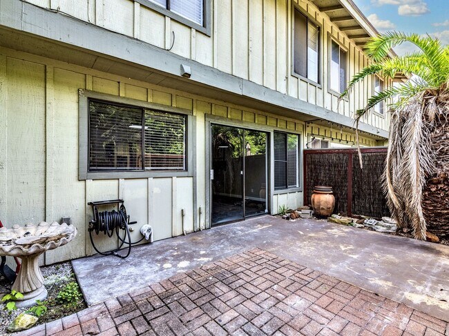 Building Photo - Contemporary 3/BR 1.5/BA Home with Updated...
