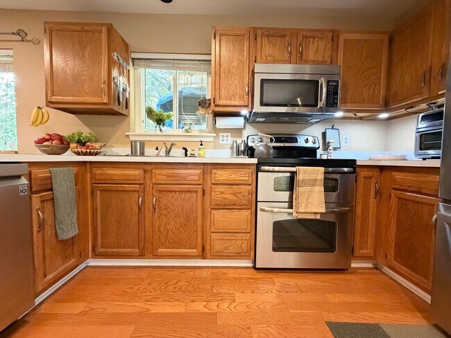 Building Photo - 1327 Gristmill Dr