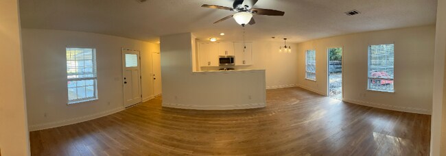Building Photo - 6056 Savannah Dr