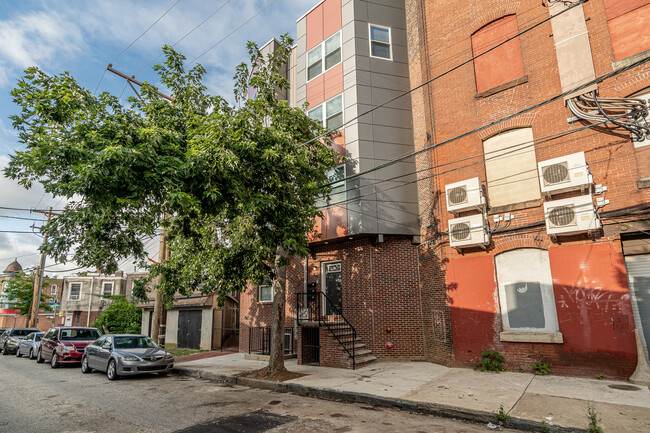 Building Photo - 421 N 39th St