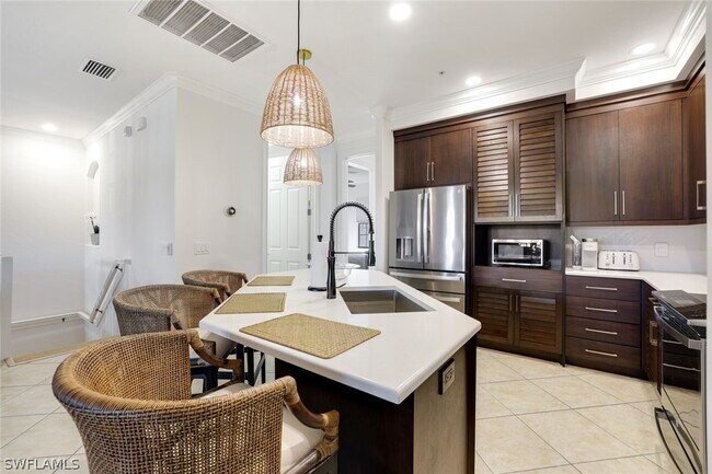 Building Photo - 9072 Rialto St