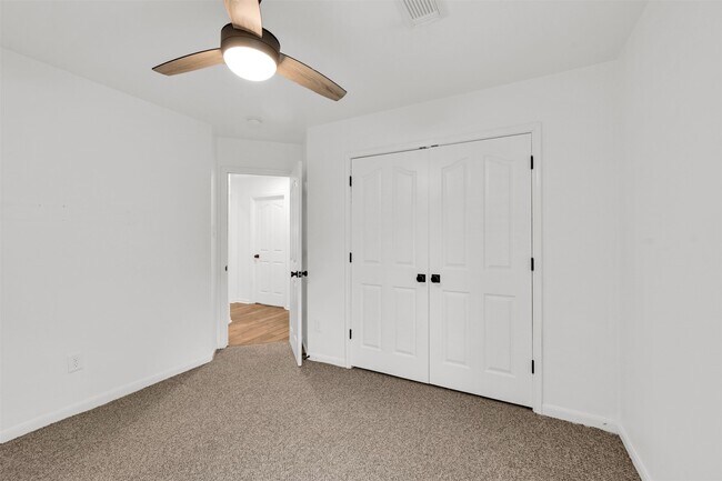 Building Photo - 8031 Clarion Way