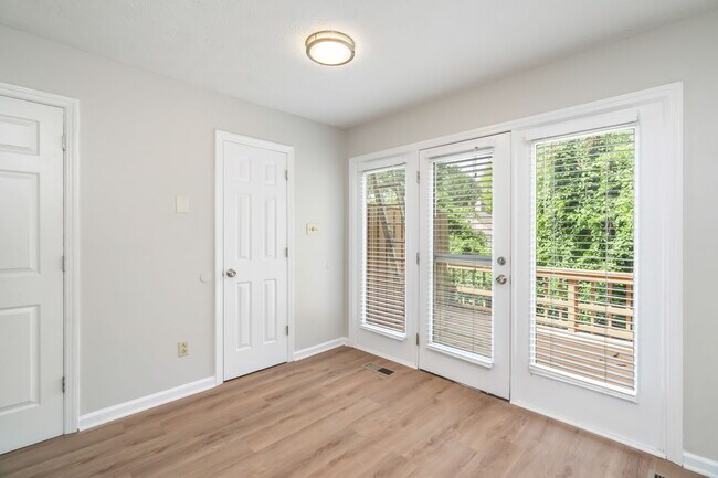 Building Photo - 4051 Heather Ct NW