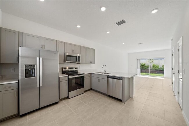 Building Photo - 8744 Daybreak St