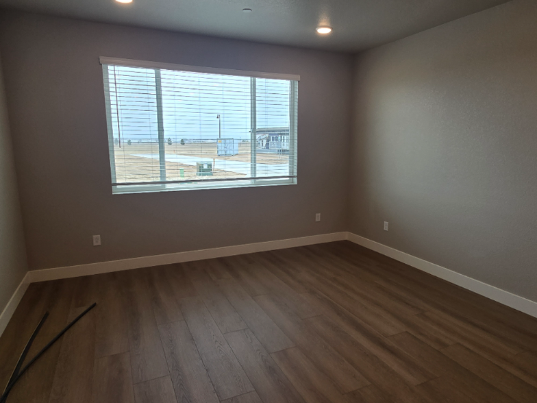 Building Photo - 4824 River Roads Dr