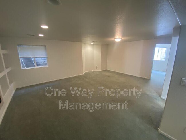 Building Photo - 5259 W 9th St Dr