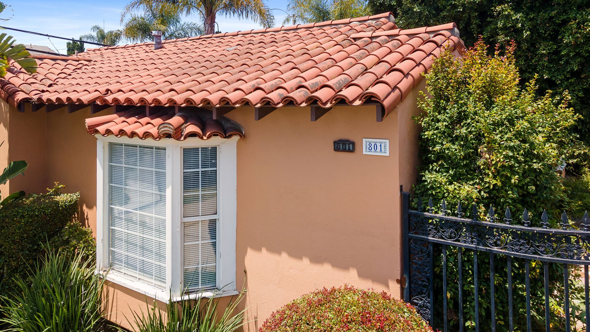 Building Photo - 801 St Louis Ave