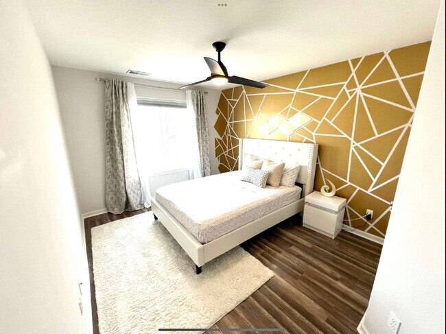 Building Photo - Beautiful 4 Bedroom/2.5 Bath Home *AVAILABLE MAY 15th*