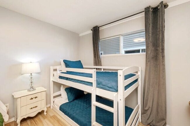 Building Photo - 4000 Gulf Terrace Dr