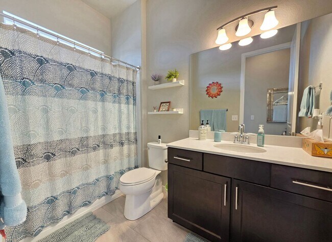 Building Photo - 5 Bed 4 Bath Home In Flying Horse North!!