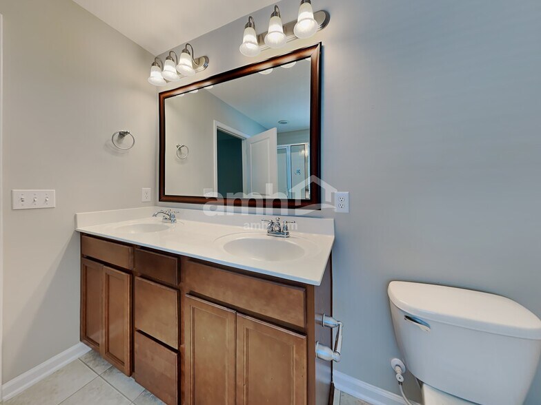 Building Photo - 514 Stonebridge Cir