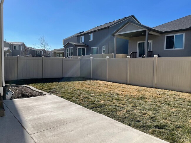 Building Photo - 12038 El Capitan Ln