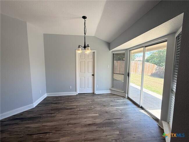 Building Photo - 106 Snake Dance Dr