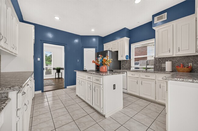 Building Photo - 14414 Ardwell Dr
