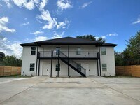 Building Photo - 102 Pecan Dr