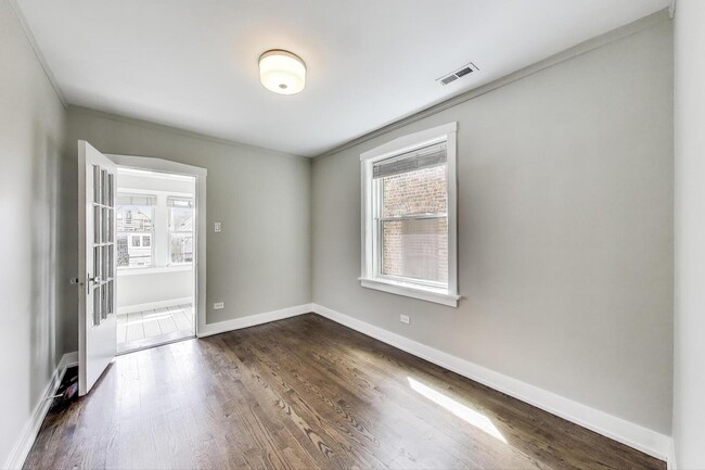 Building Photo - 1451 W Warner Ave
