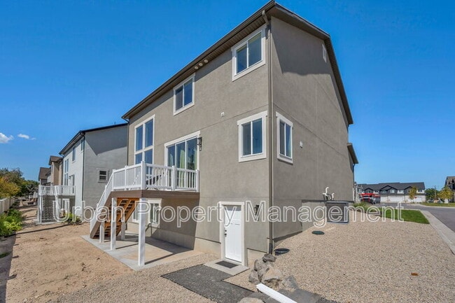 Building Photo - 4011 Serenity Ln