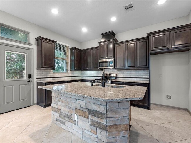 Building Photo - 211 Cheswood Forest Pl