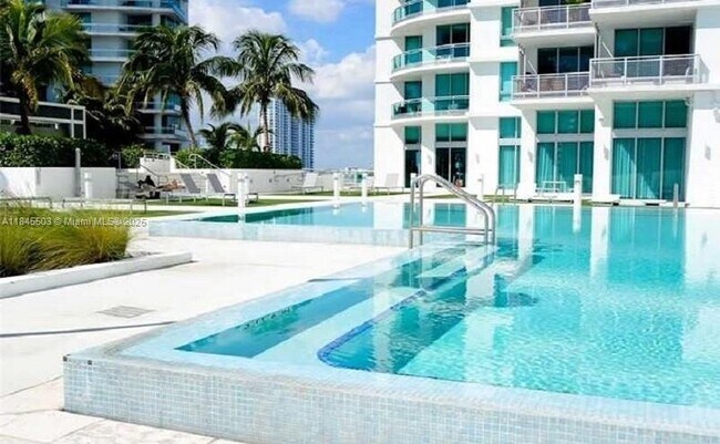 Building Photo - 350 S Miami Ave
