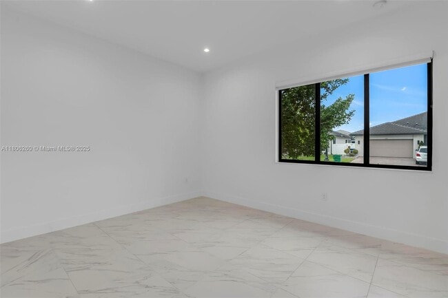 Building Photo - 4309 SW 176th Ave