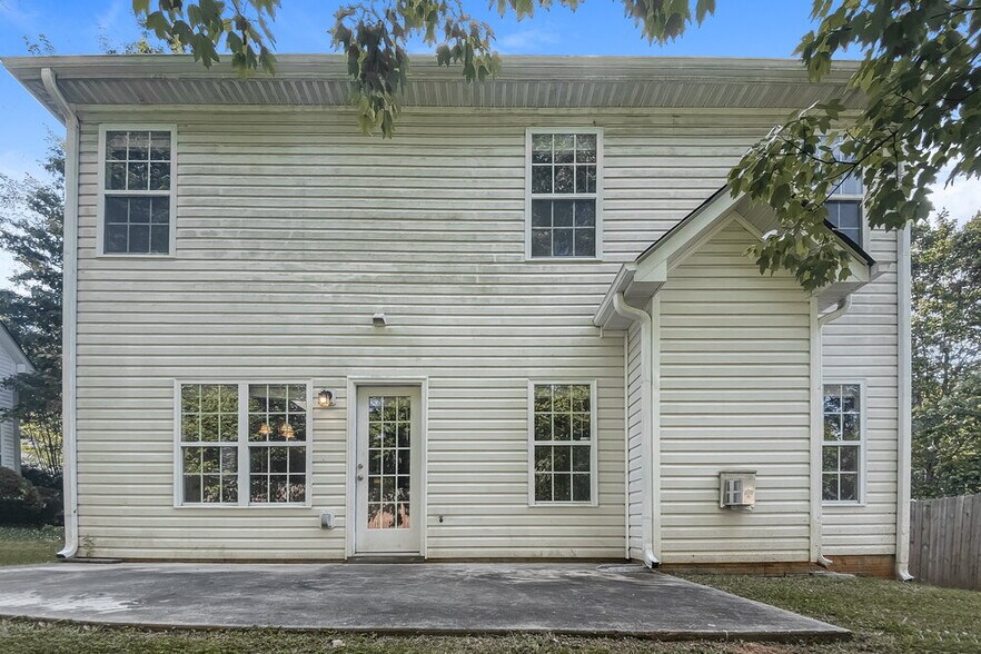 Building Photo - 18 Harper's Farm Dr