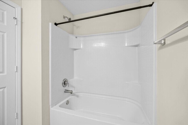 Building Photo - 8736 98th Ct