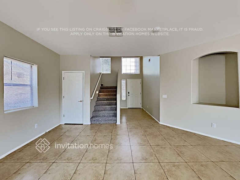 Building Photo - 1640 S 171st Dr