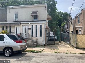 Building Photo - 2070 Haines St