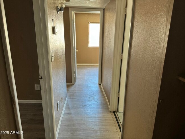 Building Photo - 1424 N 53rd Ave