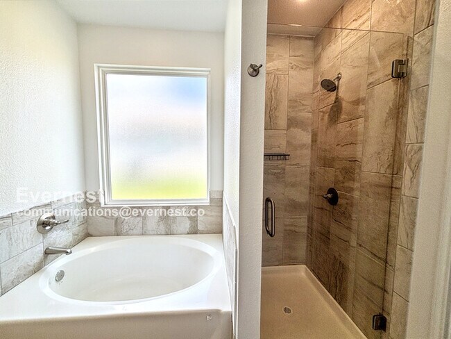 Building Photo - 857 Freedom Cir