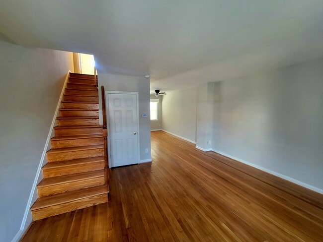 Building Photo - 2224 Graythorn Rd