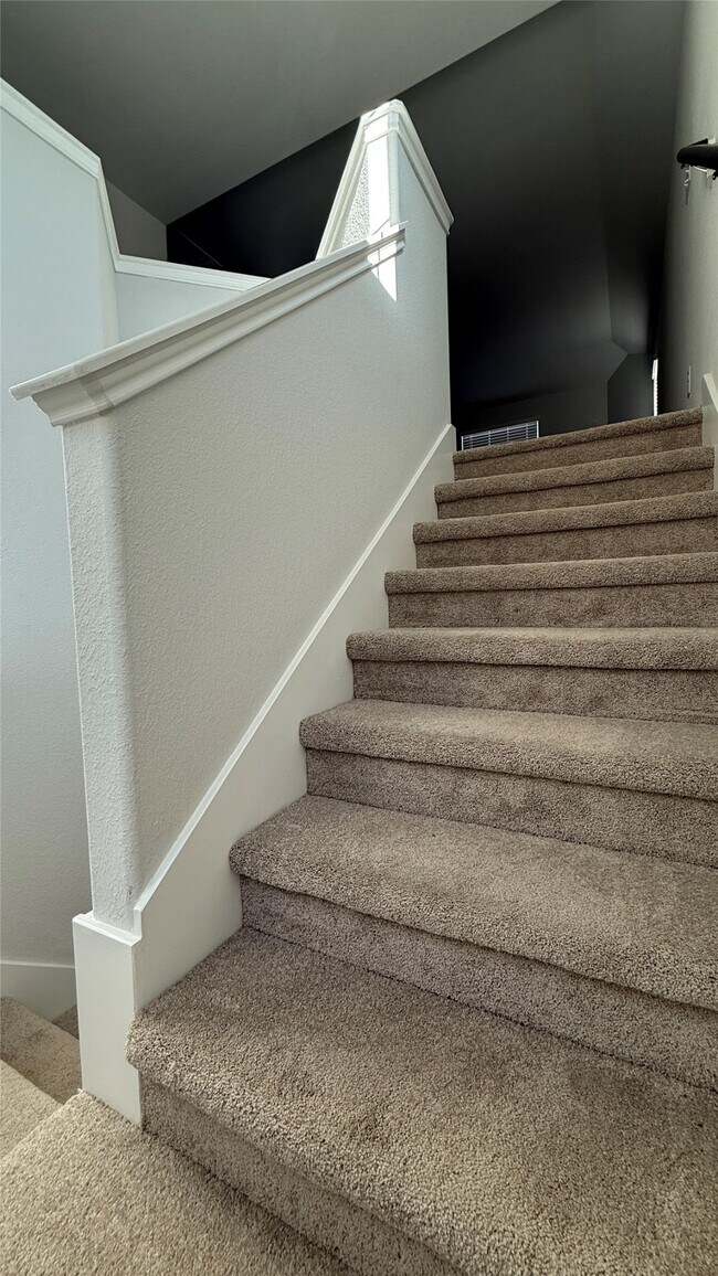 Building Photo - 2340 Mooneye Ct