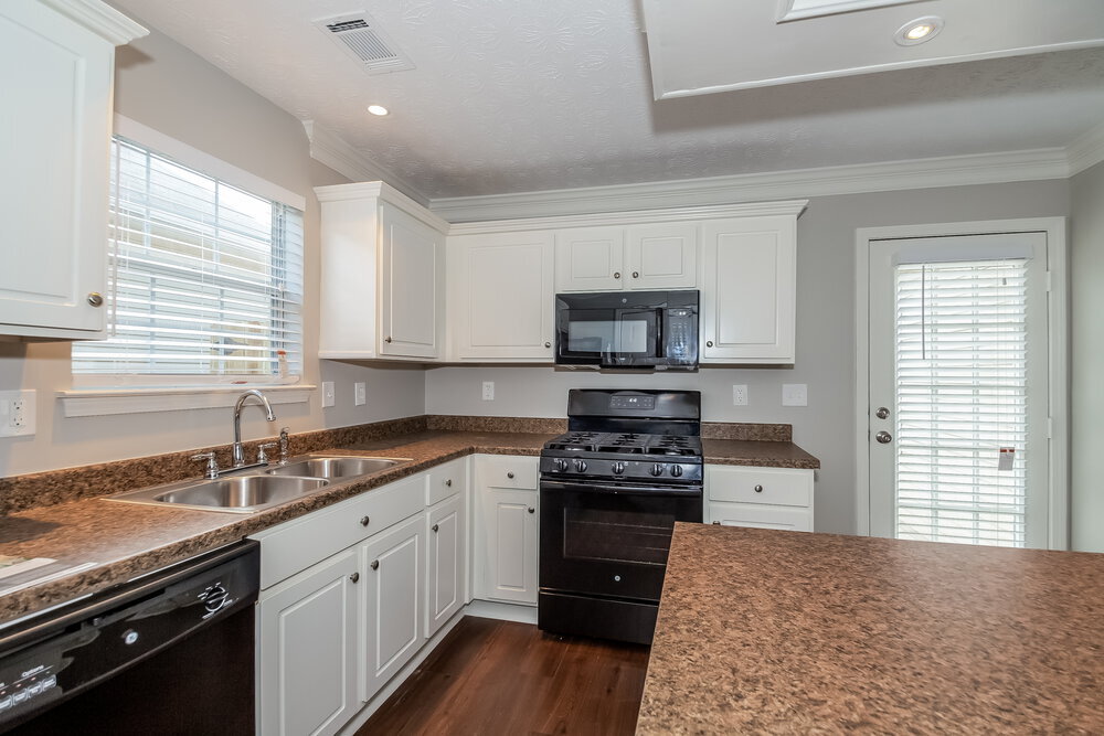 Building Photo - 5035 Yellow Pine Dr