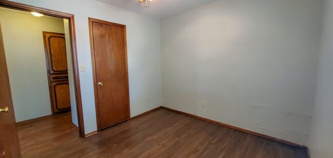 Building Photo - 3 Bedroom 1.5 Bath with Garage
