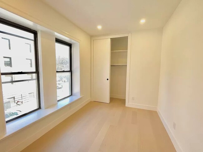 Building Photo - 704 Eighth Avenue