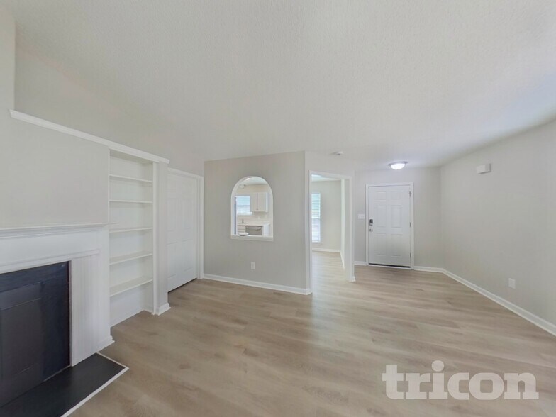 Building Photo - 722 Foxborough Rd