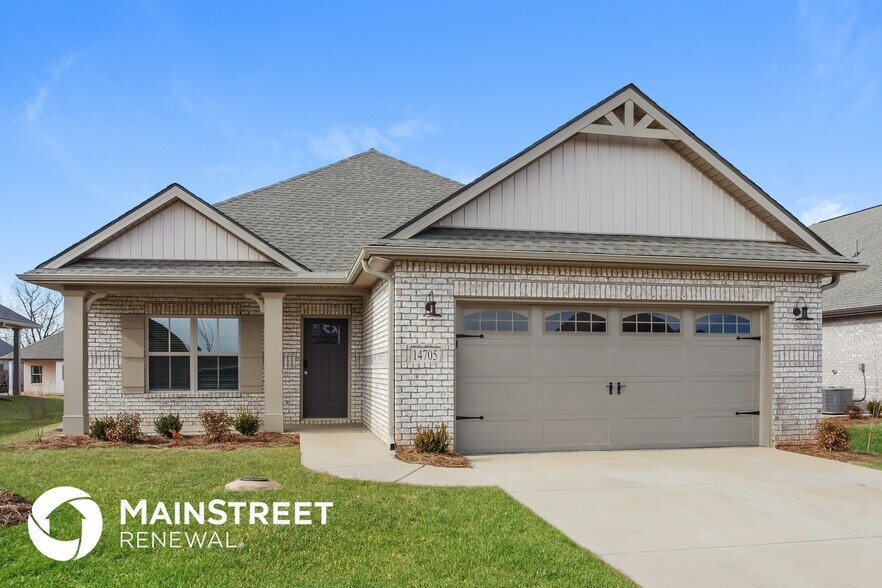 Primary Photo - 14705 Greenleaf Dr