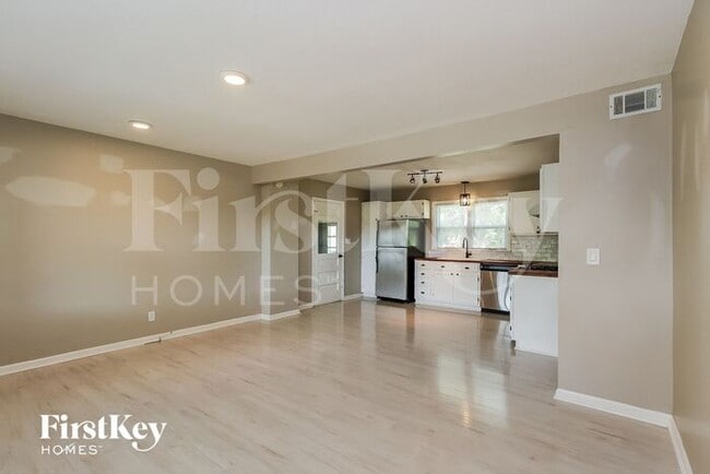 Building Photo - 5007 Halsey St