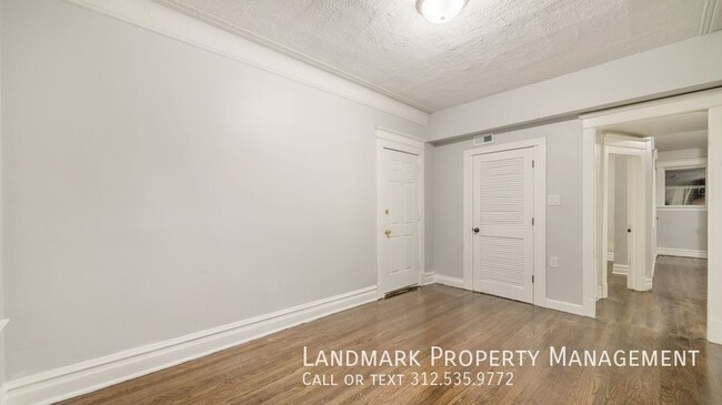 Building Photo - 1843 W 54th St