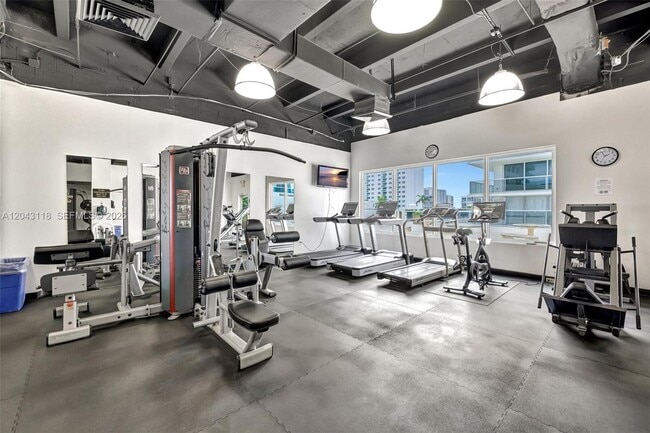 Building Photo - 2751 S Ocean Dr