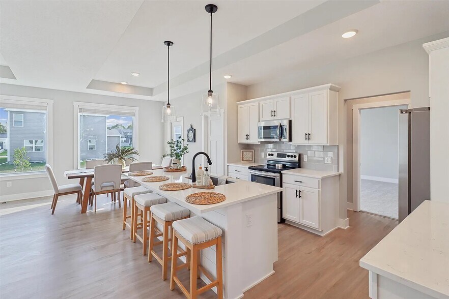 Building Photo - 520 Meadows Ct