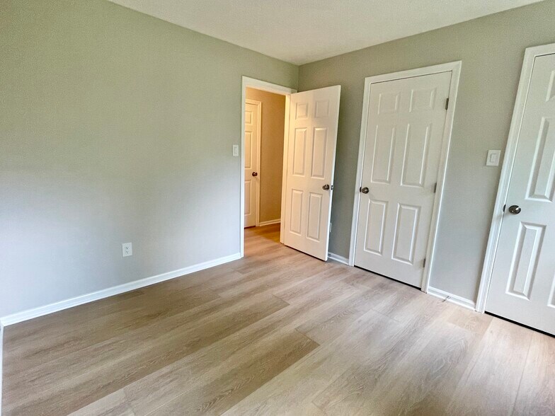 Building Photo - 13108 Briarcliff Ter