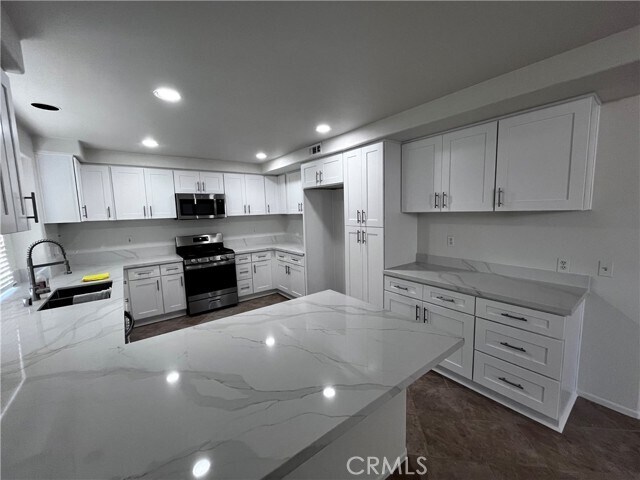 Building Photo - 26290 Parton Ct