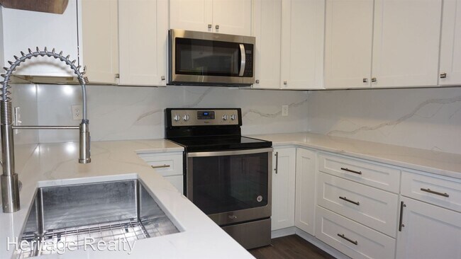 Building Photo - 2 br, 2.5 bath House - 7719 Wilmington Dr