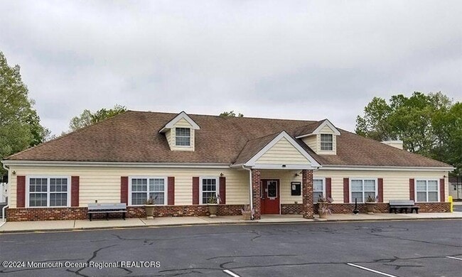 Building Photo - 145 Pine Oak Blvd