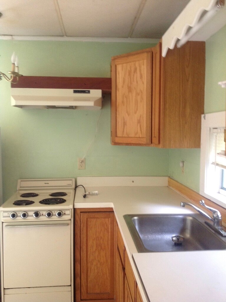 kitchen - 24 Delaware Ave