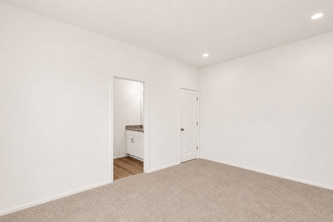 Building Photo - 18079 W Sand Hills Rd