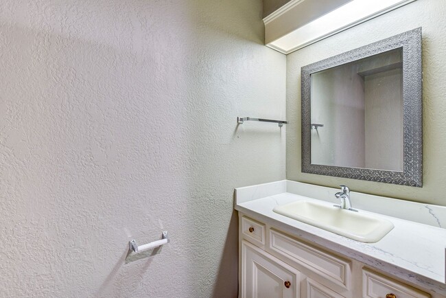 Building Photo - Studio Apartment for Lease in Olde Oaks_Im...