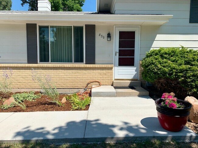 Building Photo - STUDENTS WELCOME! 3-Bed / 2-Bath Home 2 Miles from CSU