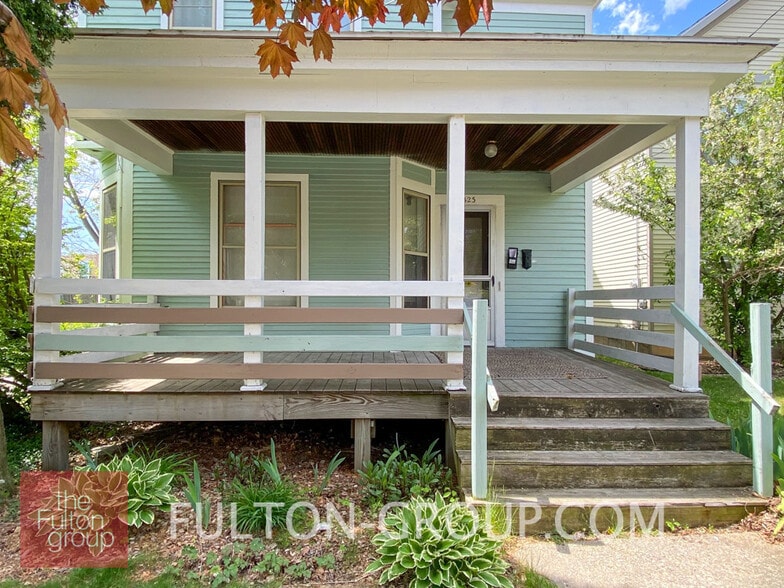Exterior - 423 Charles Ave SE